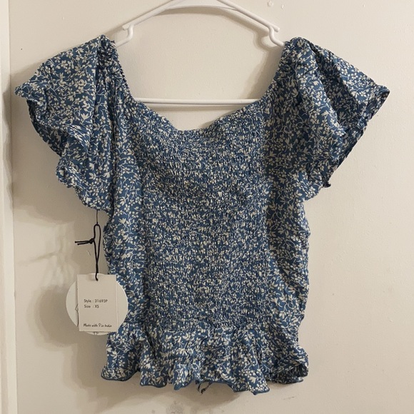 Jopra / Size: XS / Floral top w ruched front - Picture 3 of 3